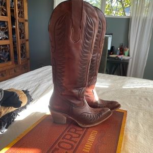 CORRAL WOMEN'S COGNAC EMBROIDERY TALL BOOTS - SNIP TO